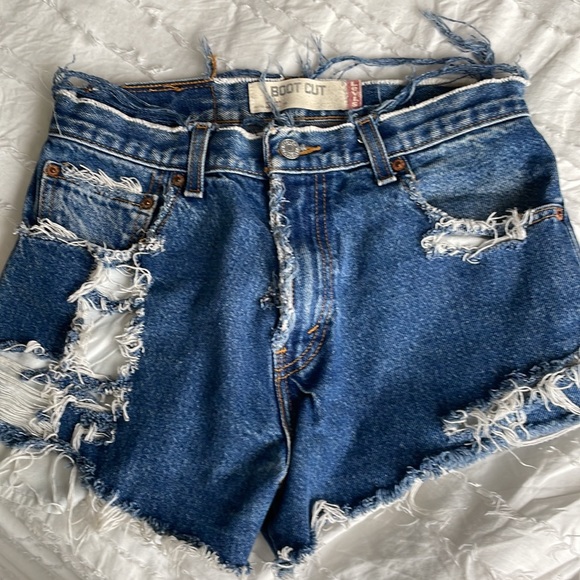 Levi’s Shorts with Rips - Picture 4 of 8